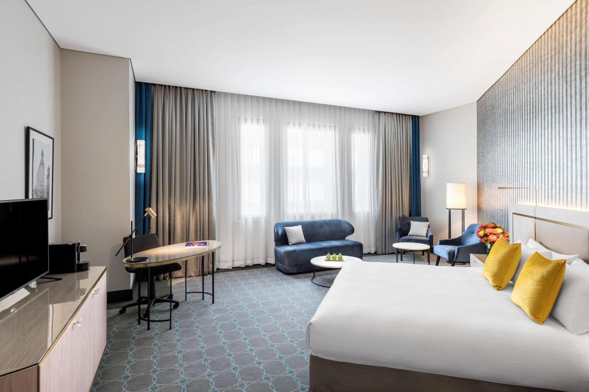 Paradox Studio Spa Suite King