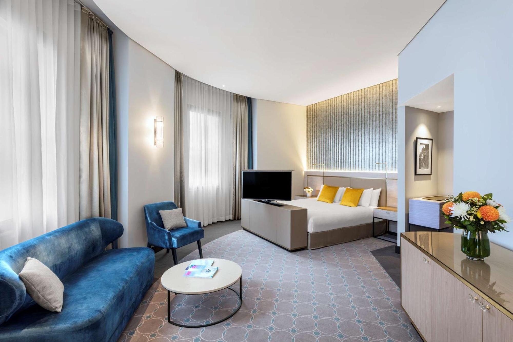 Paradox Studio Spa Suite King